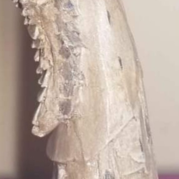 Indoor angel praying hands statue. Stands 21 inches high. - Picture 9 of 11